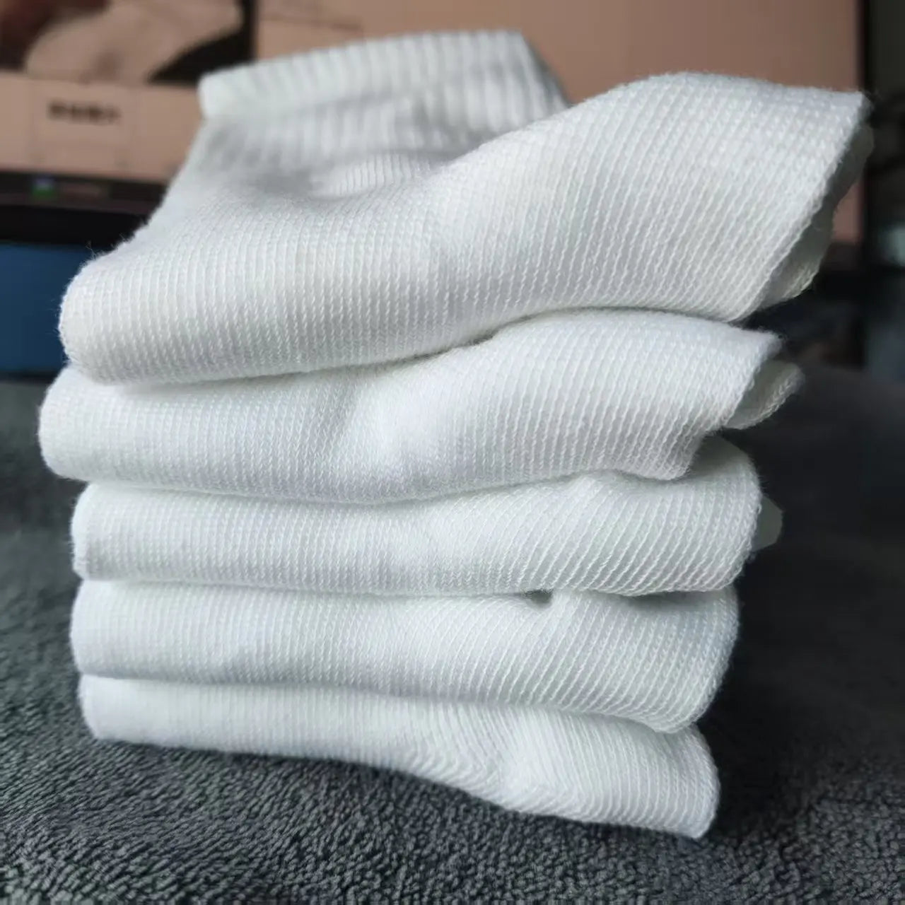 Seja em treinos intensos, operações táticas, trabalho ou uso diário, suas meias precisam acompanhar seu ritmo. As Meias Táticas Esportivas GIOIO foram projetadas com tecnologia de controle de suor e neutralização de odores, garantindo conforto absoluto mesmo após horas de uso contínuo.

Você sente seus pés secos, firmes e prontos para qualquer desafio.
5 pares dobrados