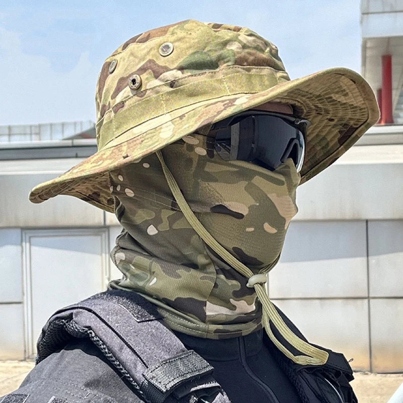 Chapéu Tático Boonie Camuflado – Proteção Total Contra Sol e Ambientes Extremos 
militar usando ele no sol