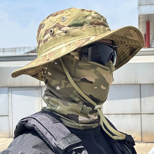 Chapéu Tático Boonie Camuflado – Proteção Total Contra Sol e Ambientes Extremos 
militar usando ele no sol