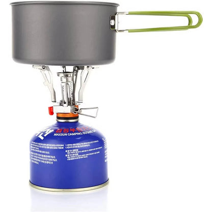 O Fogareiro Ultralight foi desenvolvido para quem exige eficiência máxima com o menor peso possível. Ideal para camping, trilhas, sobrevivência e operações táticas, ele oferece aquecimento rápido e controle preciso da chama em qualquer ambiente.

Compacto e resistente, é o equipamento essencial para quem precisa de autonomia total em campo.
imagem mostrando o seu uso com uma panela 