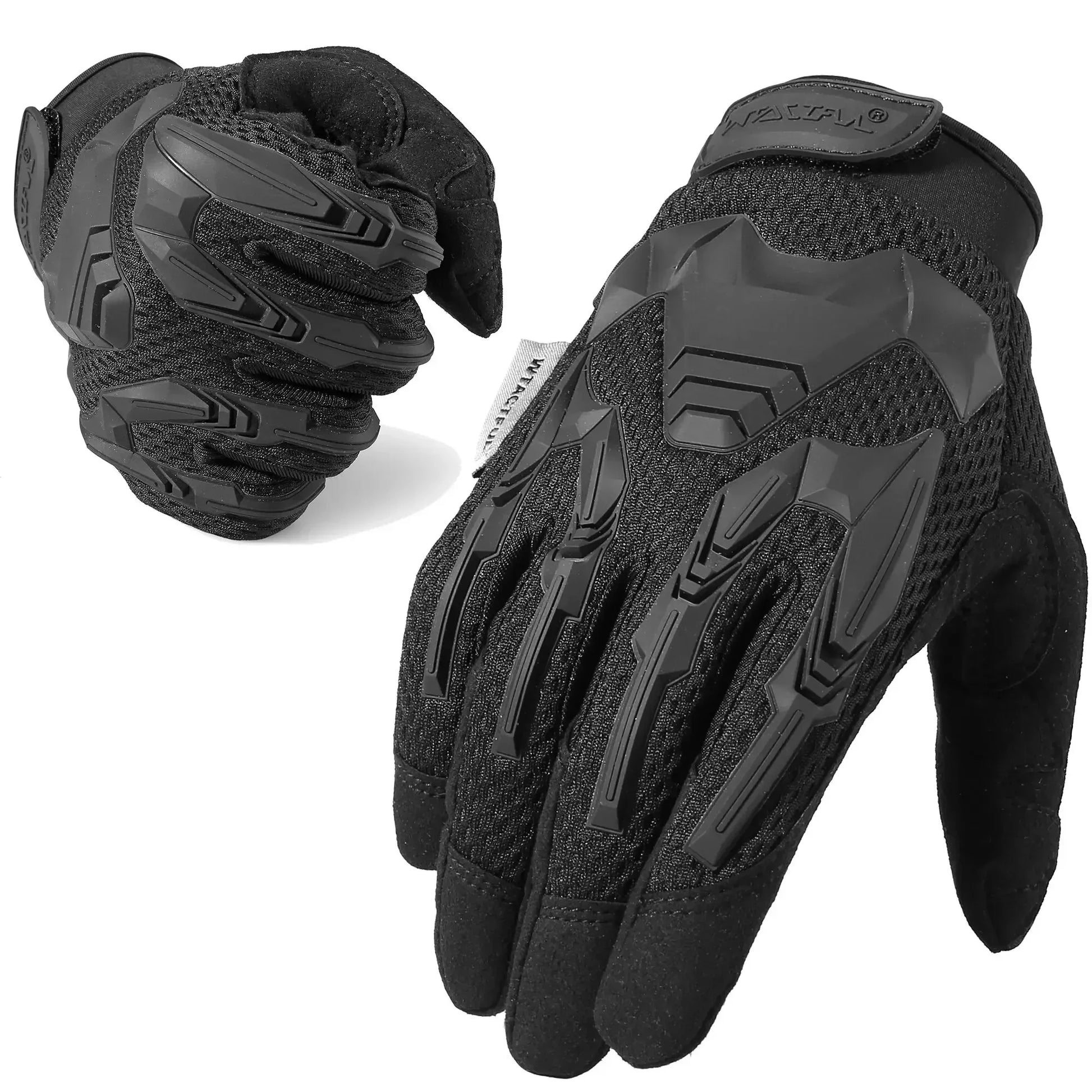 Luva Tática Militar Prometheus preta | Kevlar Proteção Total Arranca Toco luva vista em 2 perspectivas uma delas com a mão aberra mostrando as costas da mão , destacando o material resistente e a proteção oferecida, na outa ela com  punho fechado mostrando que além de robusta não limita seus movimentos.