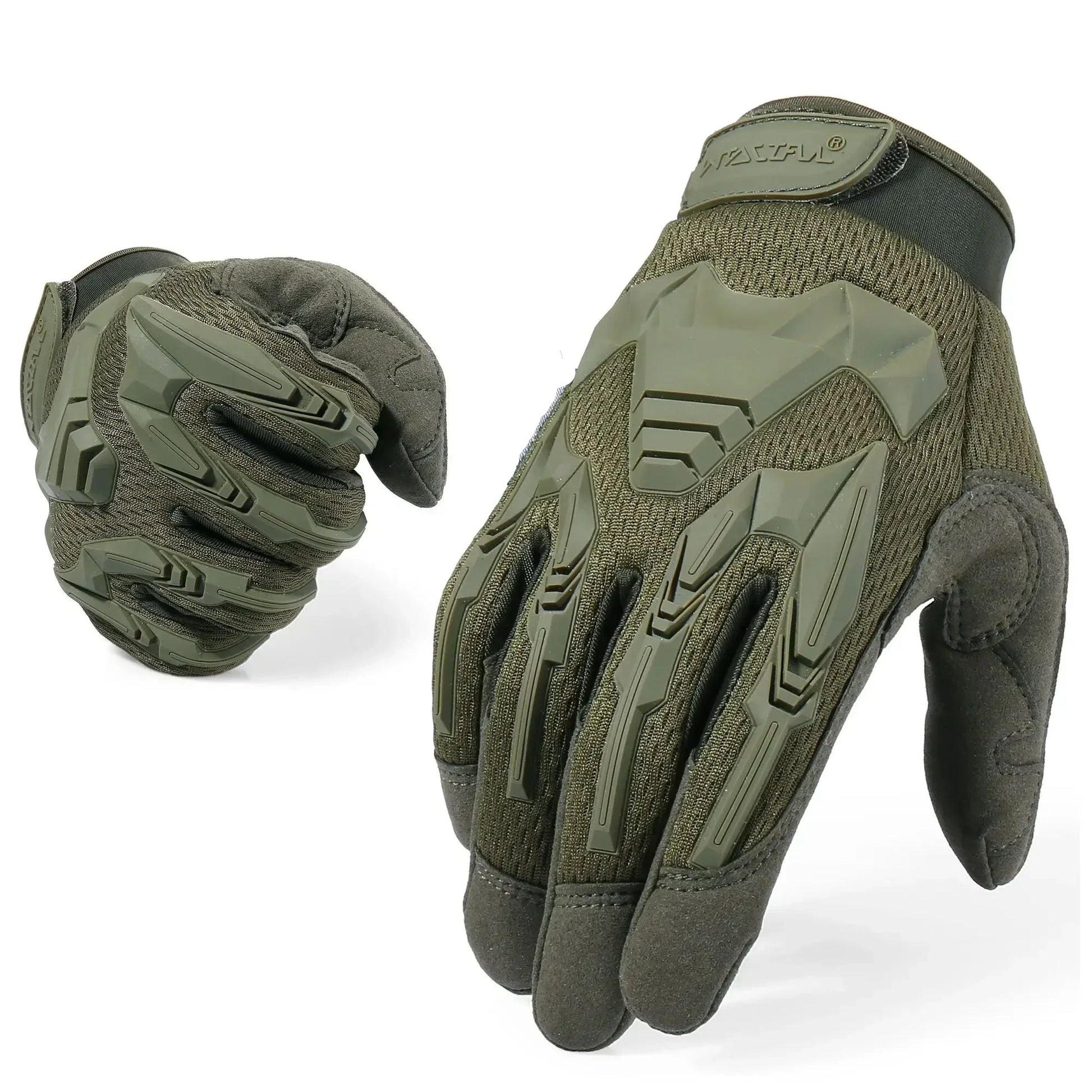 Luva Tática Militar Prometheus verde oliva | Kevlar Proteção Total Arranca Toco luva vista em 2 perspectivas uma delas com a mão aberra mostrando as costas da mão , destacando o material resistente e a proteção oferecida, na outa ela com  punho fechado mostrando que além de robusta não limita seus movimentos.