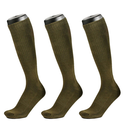 As Meias Militares Cano Alto da Arranca Toco são projetadas para quem exige proteção térmica, conforto extremo e durabilidade superior. Fabricadas com uma combinação estratégica de algodão, poliéster e lã, elas oferecem isolamento térmico eficiente, mantendo seus pés aquecidos mesmo em ambientes frios e hostis.

Seja em operações, trilhas, treinamentos ou uso com coturno, essas meias garantem desempenho superior do início ao fim.
