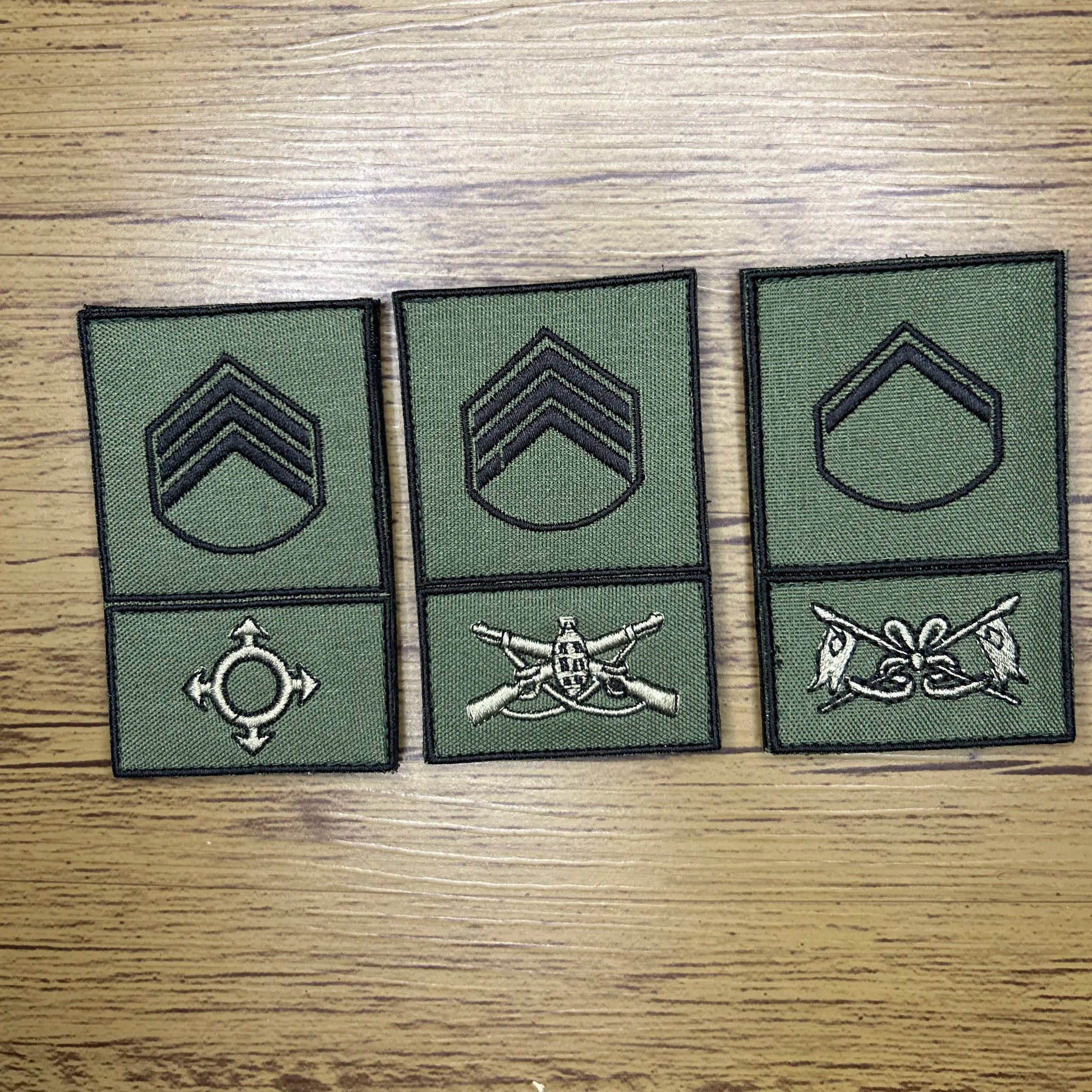 Sutache da DIVIDA E QM&nbsp; Baixa Visibilidade bordados de alta resolução no padrão do Exercito Brasileiro

OBSERVAÇÃO: Após ato de finalizar a compra entraremos em contato com você para acertarmos as informações editáveis do sutache.