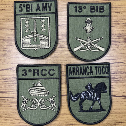 Sutache da ORGANIZAÇÃO MILITAR Baixa Visibilidade bordados de alta resolução no padrão do Exercito Brasileiro

OBSERVAÇÃO: Após ato de finalizar a compra entraremos em contato com você para acertarmos as informações editáveis do sutache.